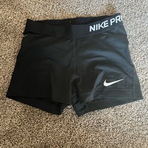 Black Nike pro 3”